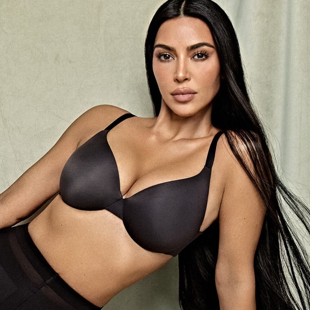 NEW- NWT Skims Smoothing Intimates Full Coverage Bra – Onyx – 42DDD